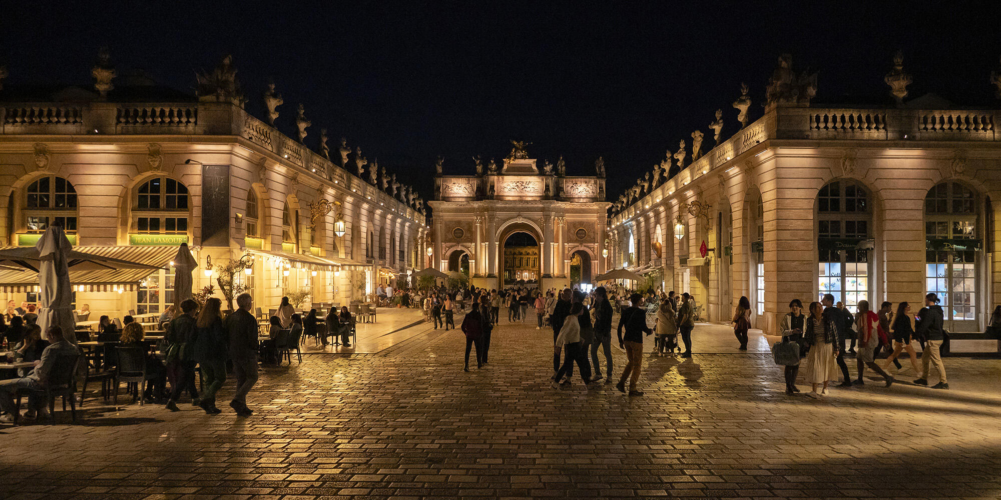Nancy - Arc H&eacute;r&eacute; vue de la Place Stanislas [Photo de Philippe Legros]