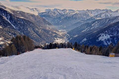 Plong&eacute;e vers la vall&eacute;e