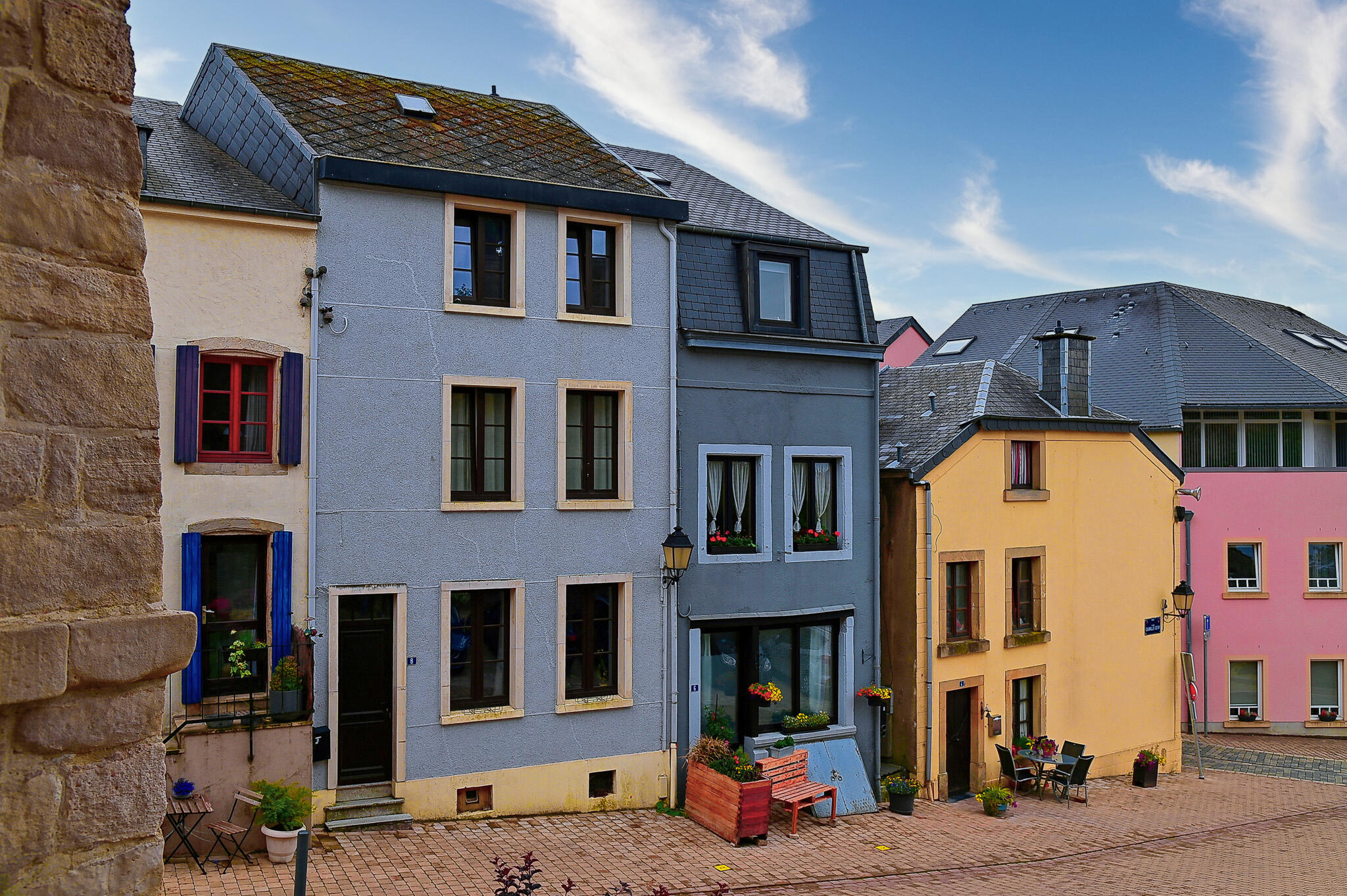 Architecture en technicolor [Photo de Luc Jacquemin]