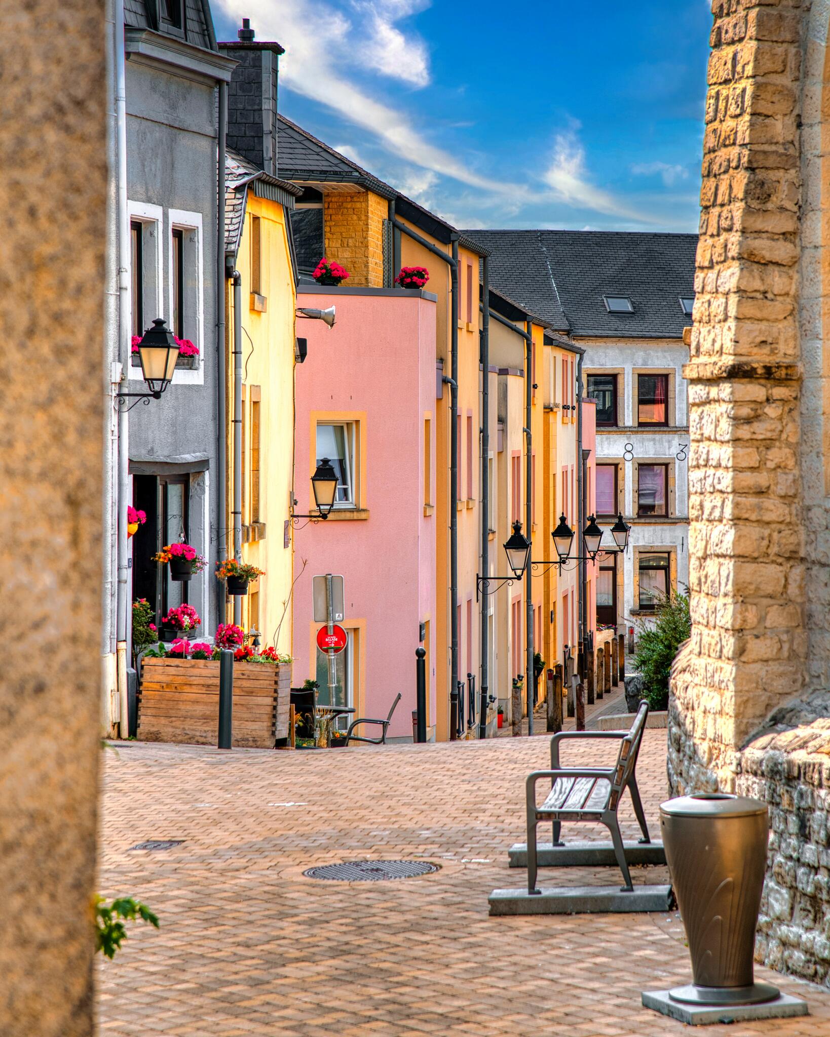 Les maisons font le mur en couleur [Photo de Luc Jacquemin]