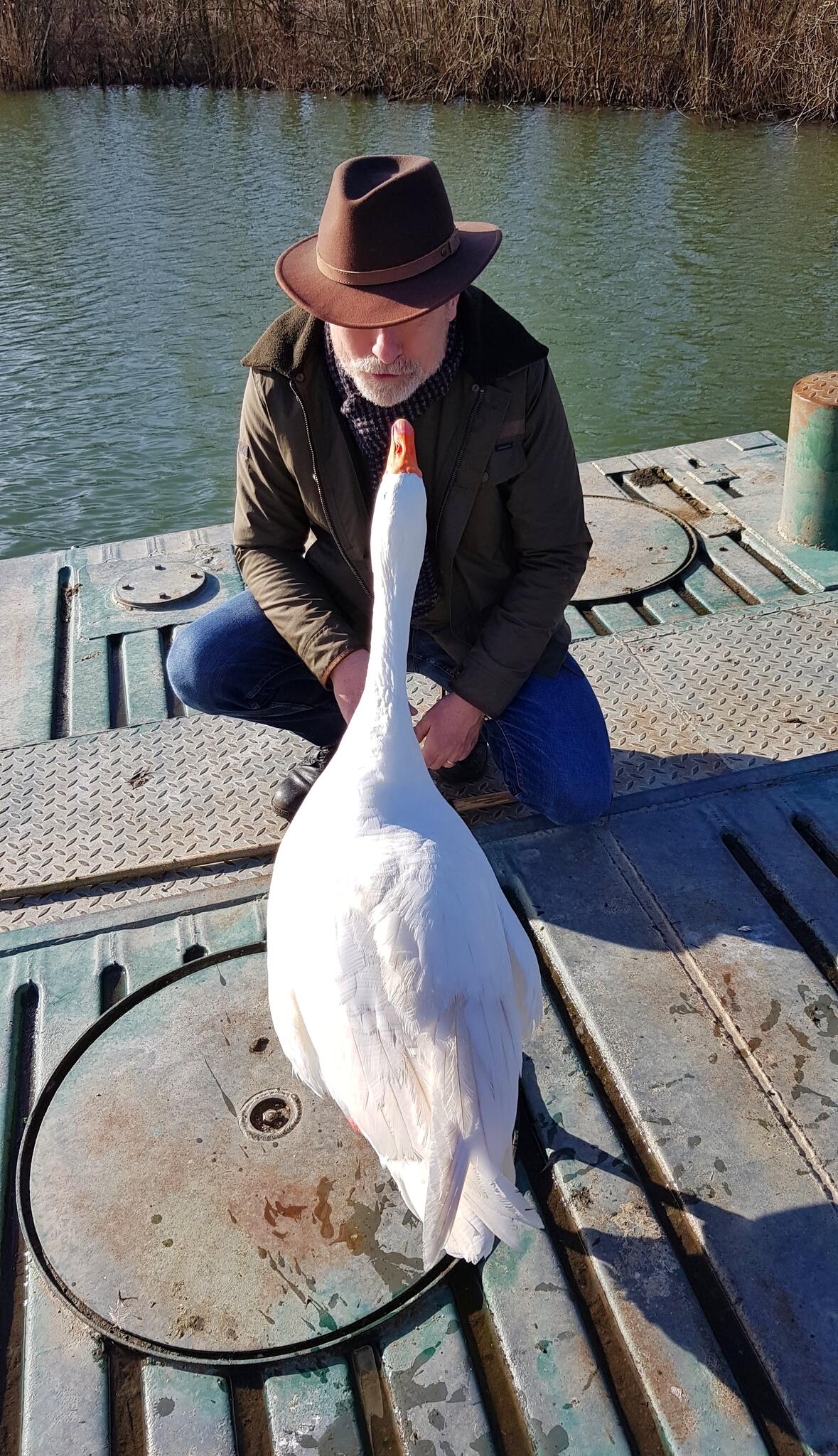 Salut l'ami [Photo de Suzy Louvieaux]