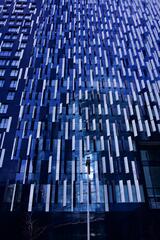 Heure bleue dans les fenêtres