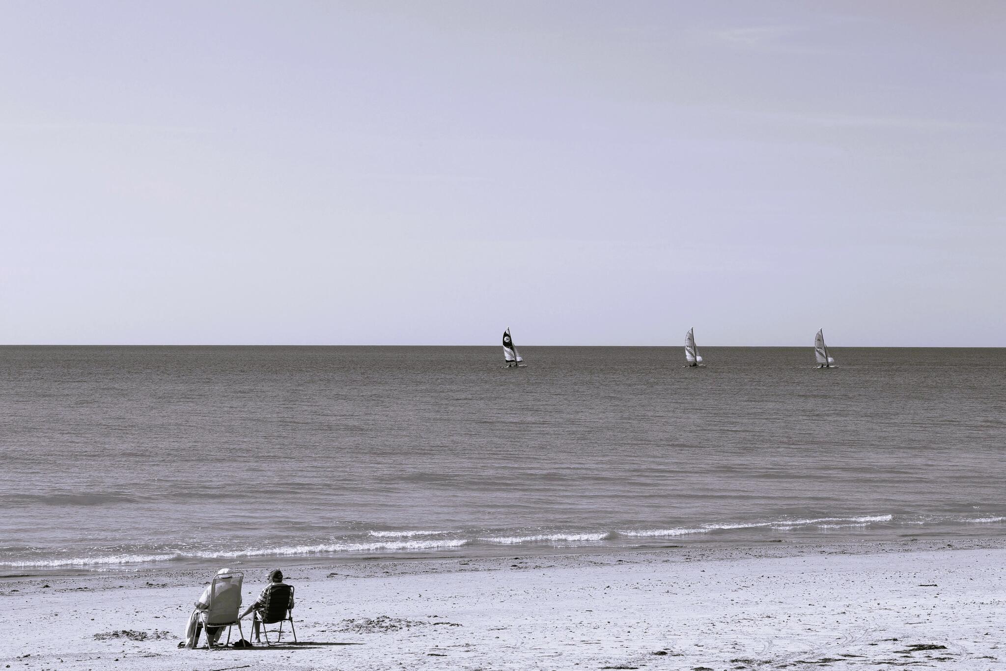 On regardait passer les bateaux... [Photo de Bernadette Chevalier]