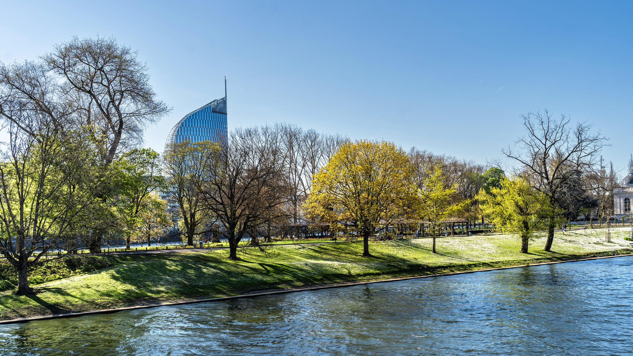 Cache-cache tour [Photo de François Piette]