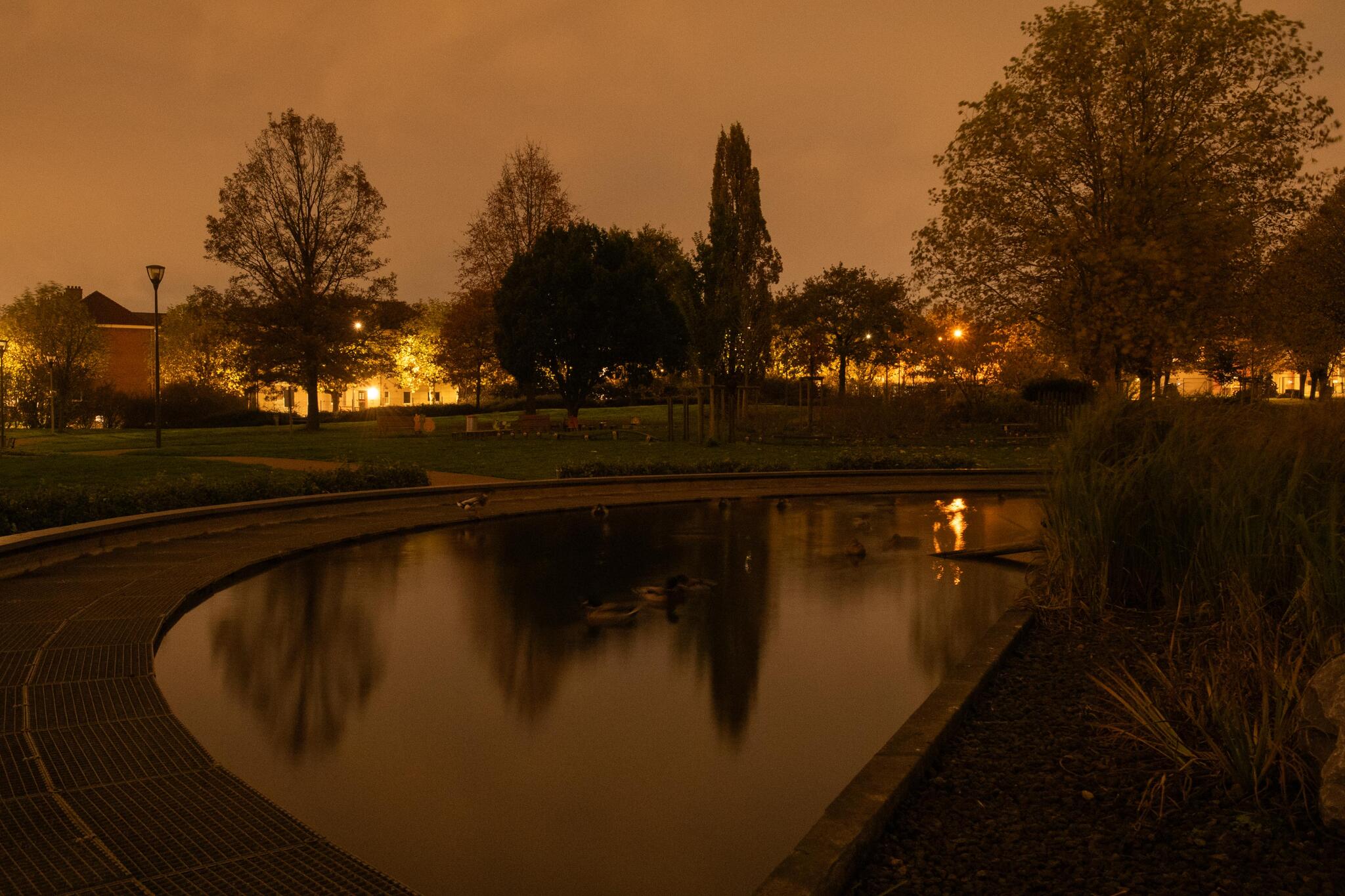 Le jour se lève sur Mouscron [Photo de Albert De Bel]
