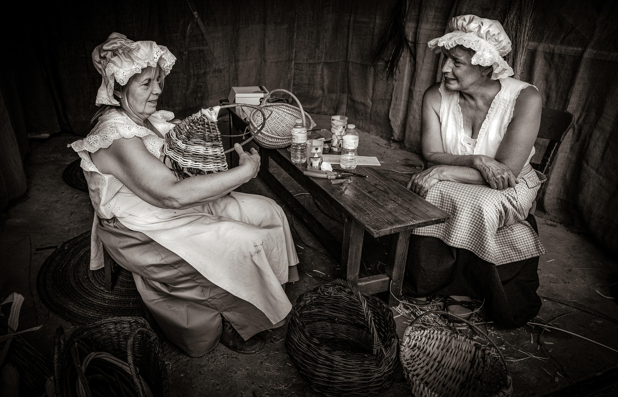 Les Commères [Photo de Raoul Schraepen]