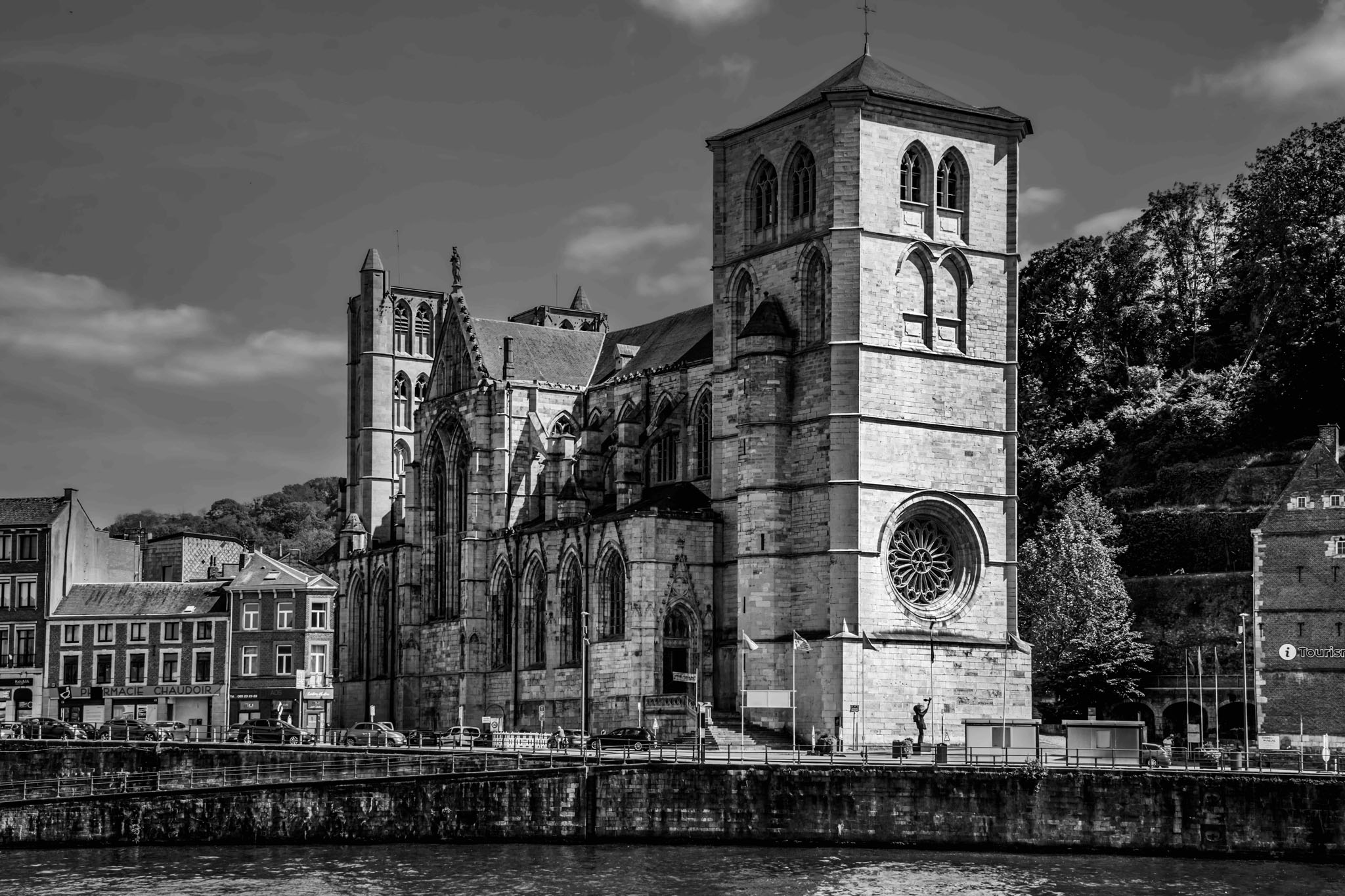 Huy - Notre belle Collégiale ! [Photo de Jean-Marie Vanebempt]