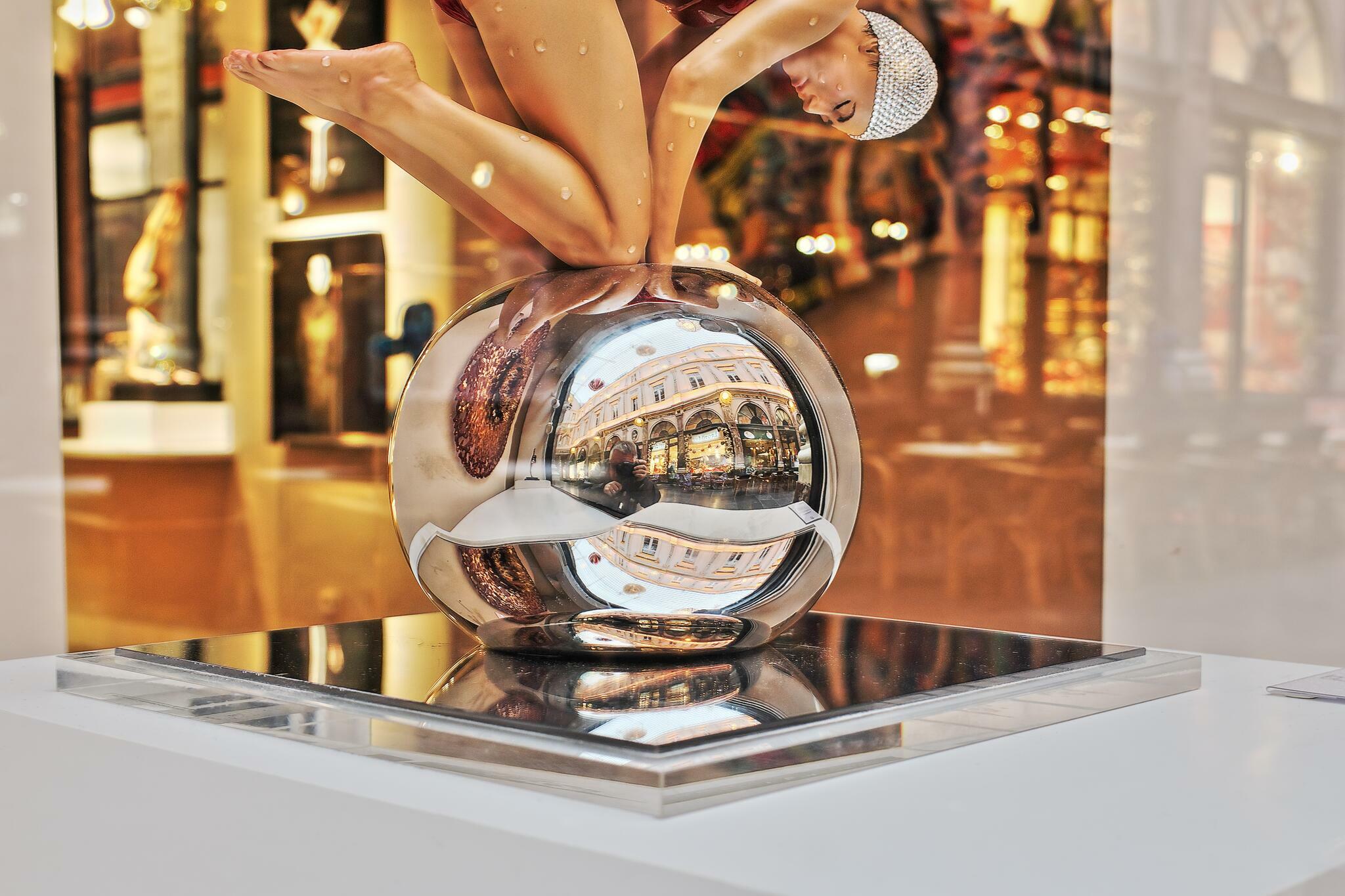 "La nageuse" de la Galerie Carré d'Artistes dans les Galeries Royales [Photo de Jean Putzeys]