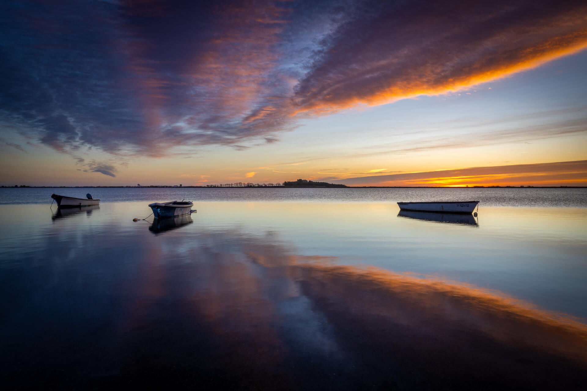 Quiétude sur le petit port [Photo de Maïté Martinol]