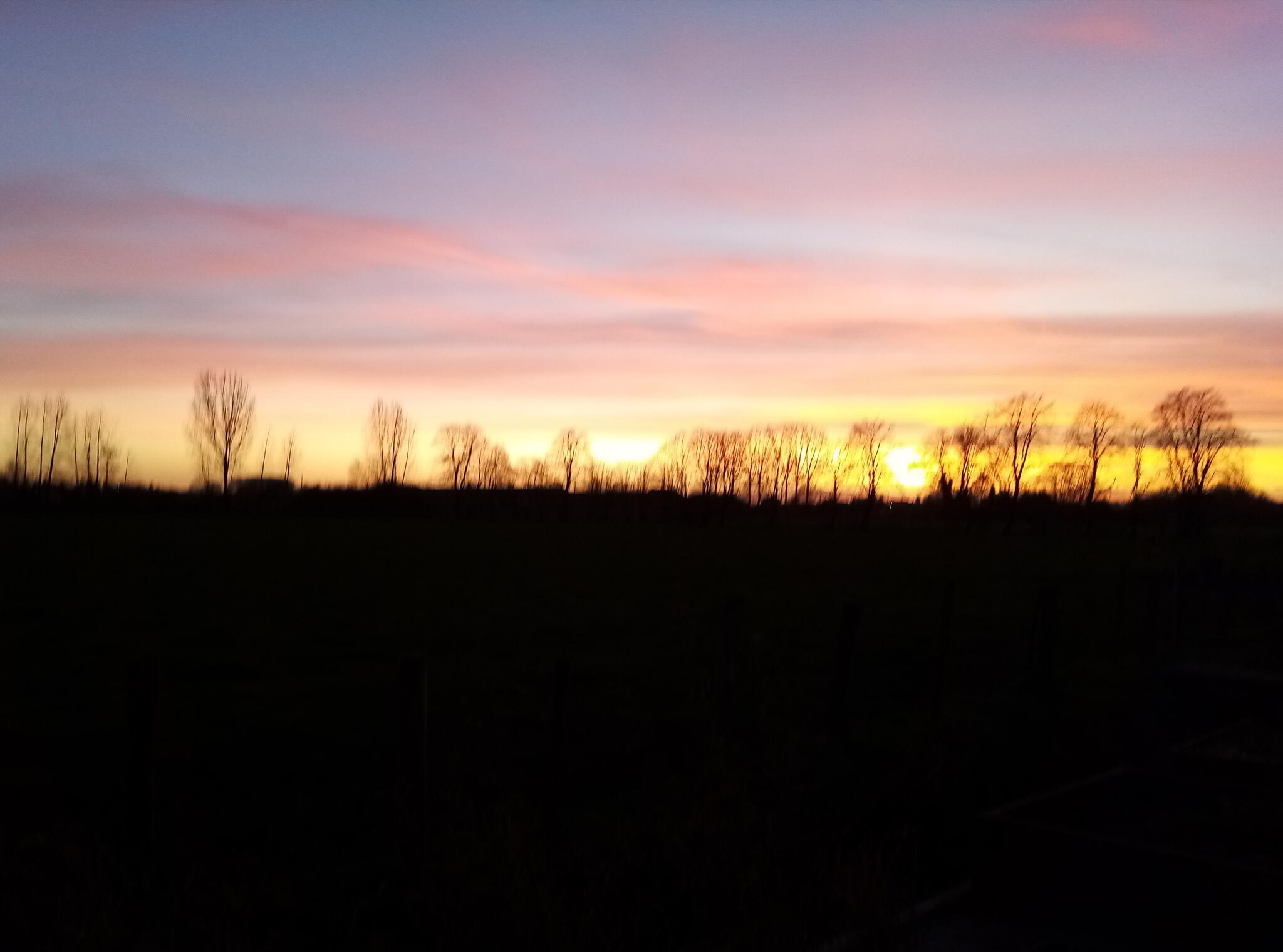 Coucher ou lever de soleil  [Photo de Rita Autem]