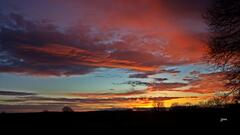 Ciel du petit matin en ce 14 février Combrailles, Auvergne, France