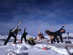 Moment convivial au sommet enneig&eacute;