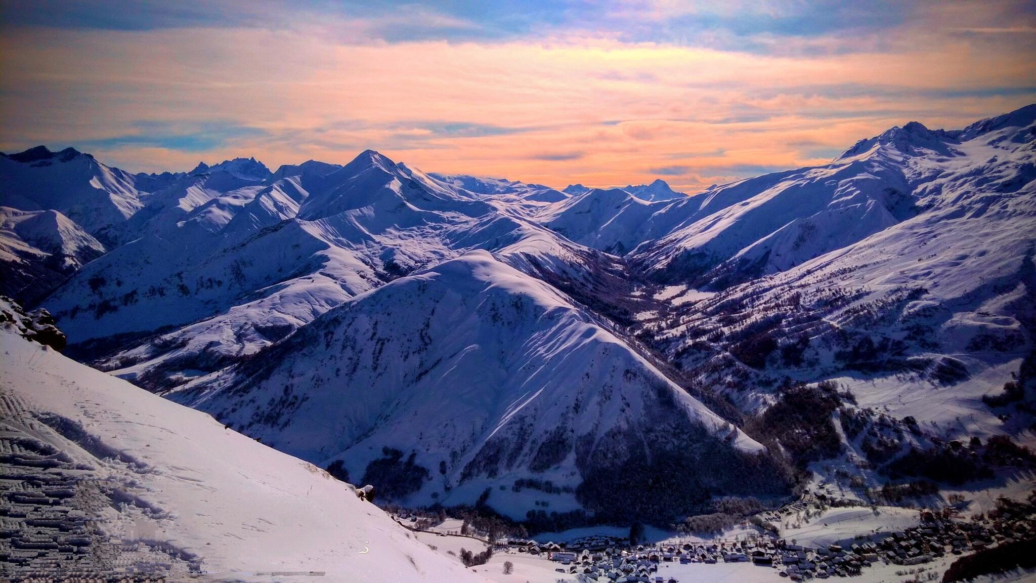 Lueurs sur les cimes . le Corbier